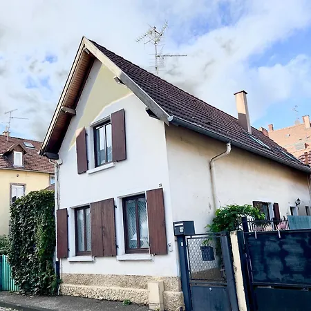Maison Privee De 70m2 Avec Pergola Et Jardin A 15min Centre De Strasbourg Chez Regine Feriehus Schiltigheim