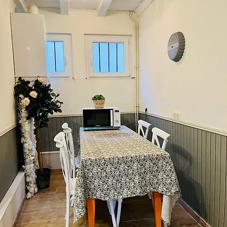 Dans Maison privée Appartement de charme, 70m2 avec pergola Et jardin à 20min MARCHE de NOEL de Strasbourg Casa vacanze Schiltigheim